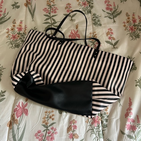 Victoria Secret Tote Bag - Picture 3 of 4